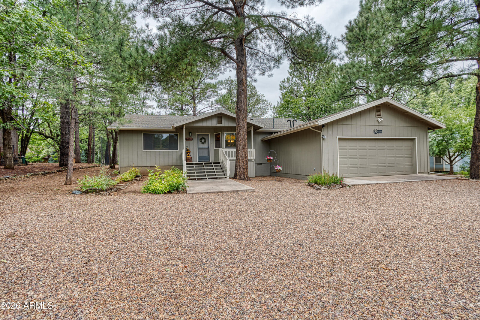 Property Photo: 3618 Roaring Fork Drive AZ 85935