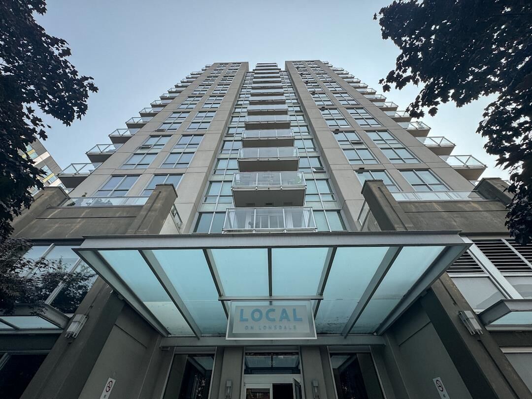 Property Photo:  135 E 17th Street 321  BC V7L 0C4 