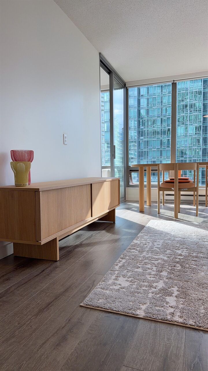 Property Photo:  1200 W Georgia Street 1402  BC V6E 4R2 