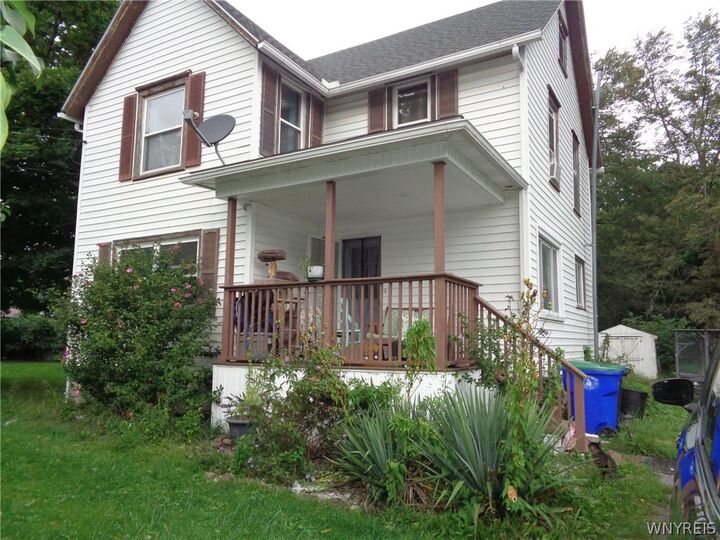 Property Photo: 429 E Oak Orchard Street NY 14103