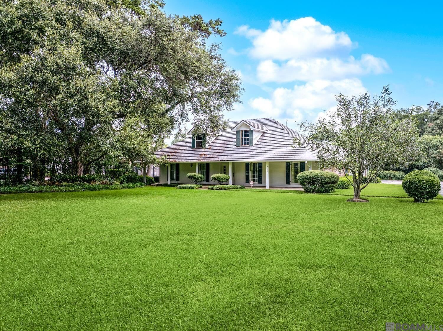 Property Photo:  6155 Highland Rd  LA 70808 