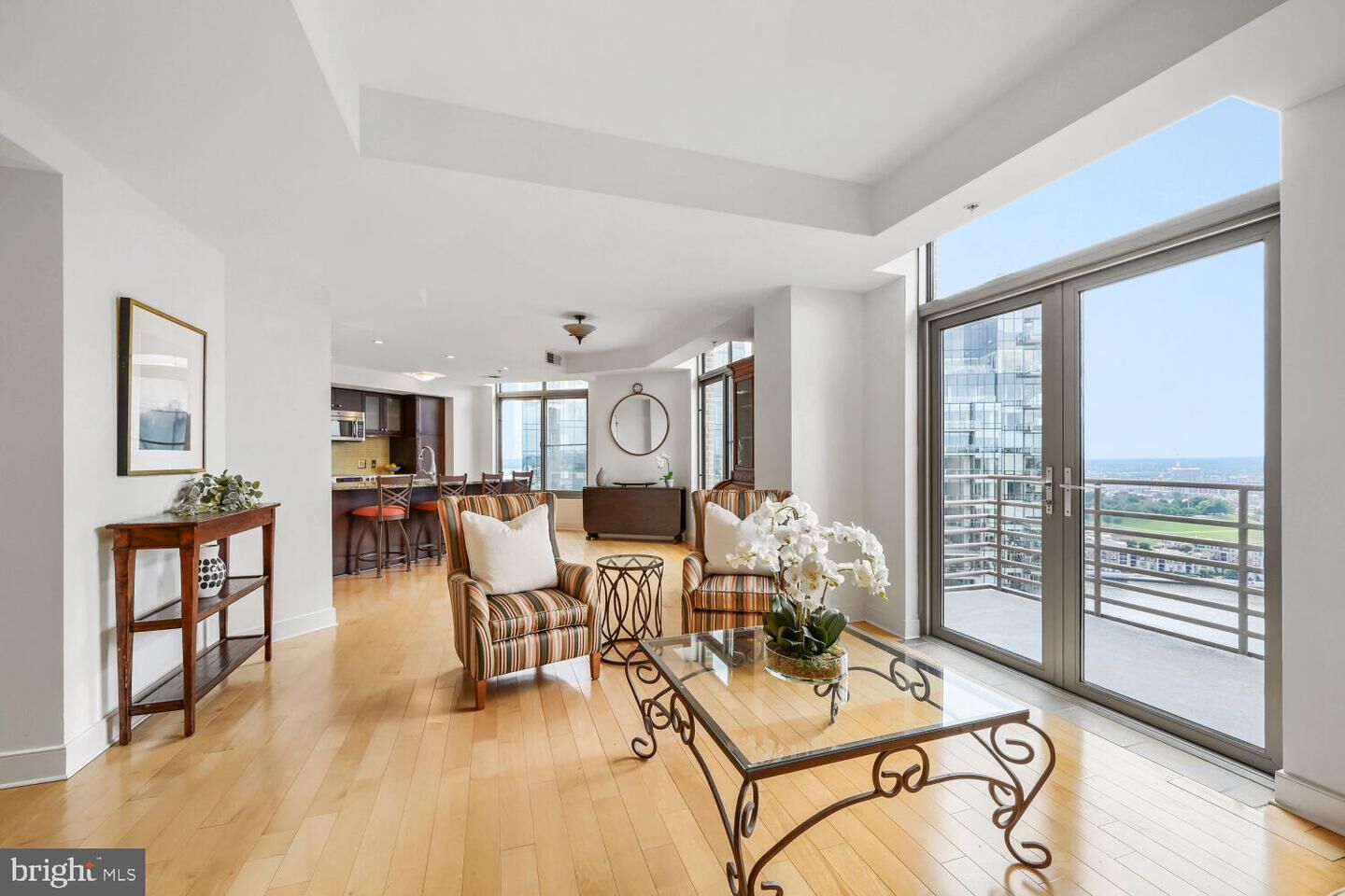 Property Photo:  675 President Street 2702  MD 21202 