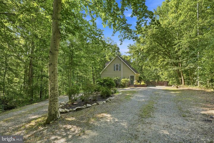 Property Photo: 11 Cobblestone Way VA 22406