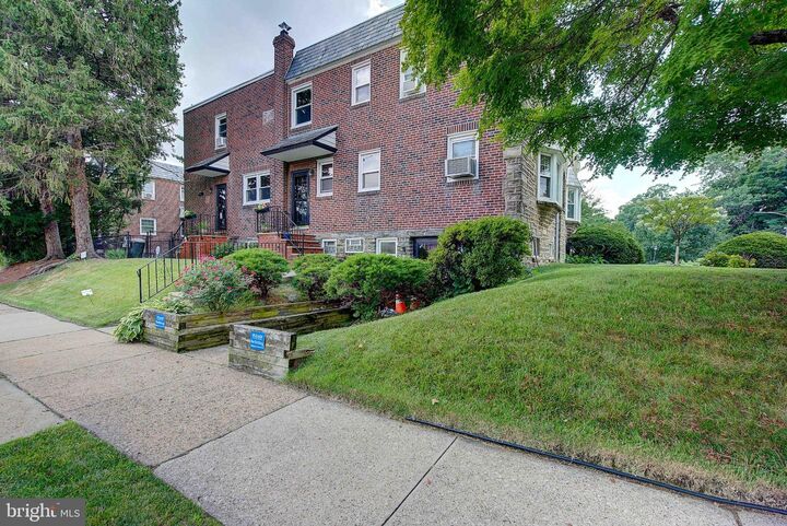 Property Photo: 834 E Vernon Road PA 19119