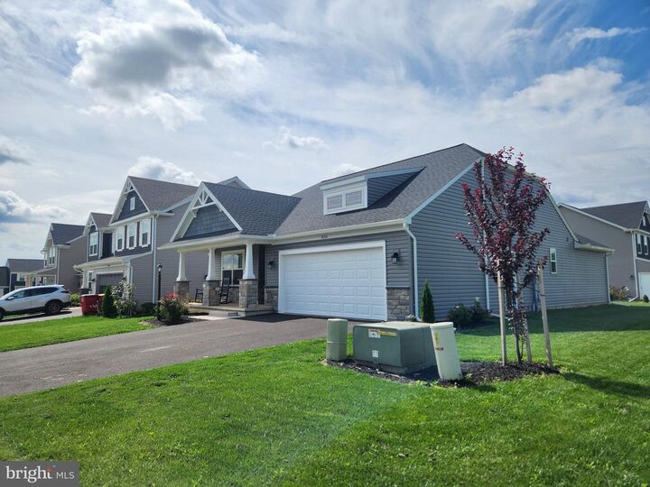 Property Photo:  806 Greenwich Lane  PA 17257 