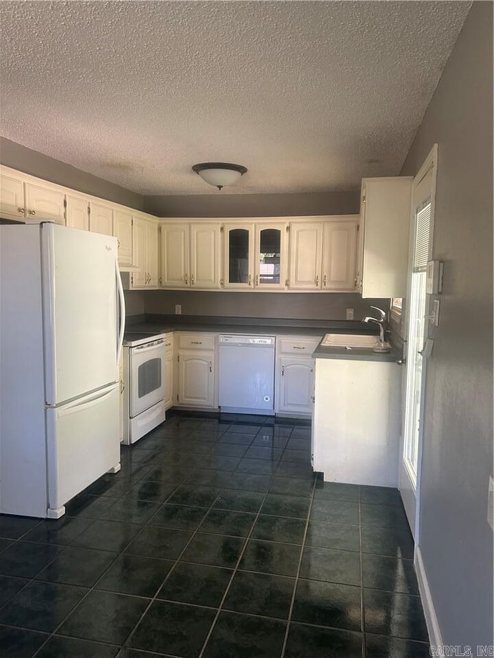 Property Photo: 2808 N Greenwich Ave AR 72802