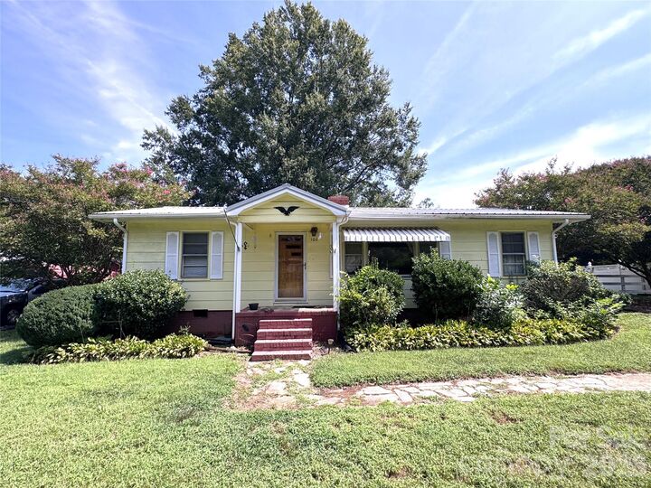 Property Photo:  100 Dallas Street  NC 28078 
