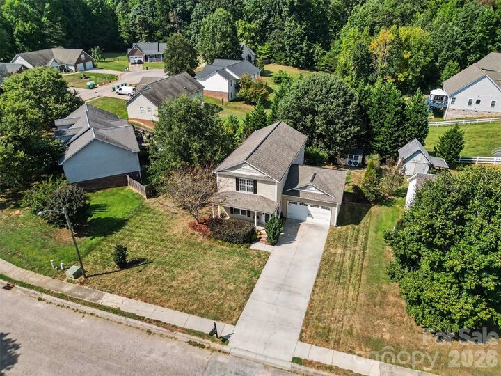 Property Photo:  206 Brookstone Way  NC 28146 