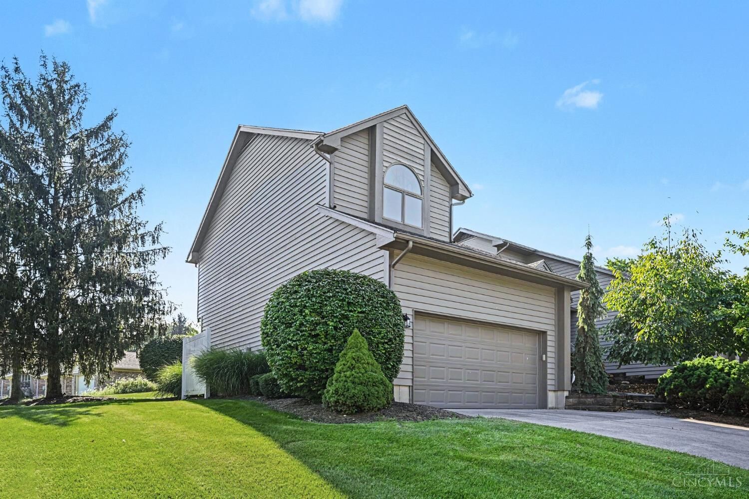 Property Photo: 1827 Londonderry Drive OH 45042