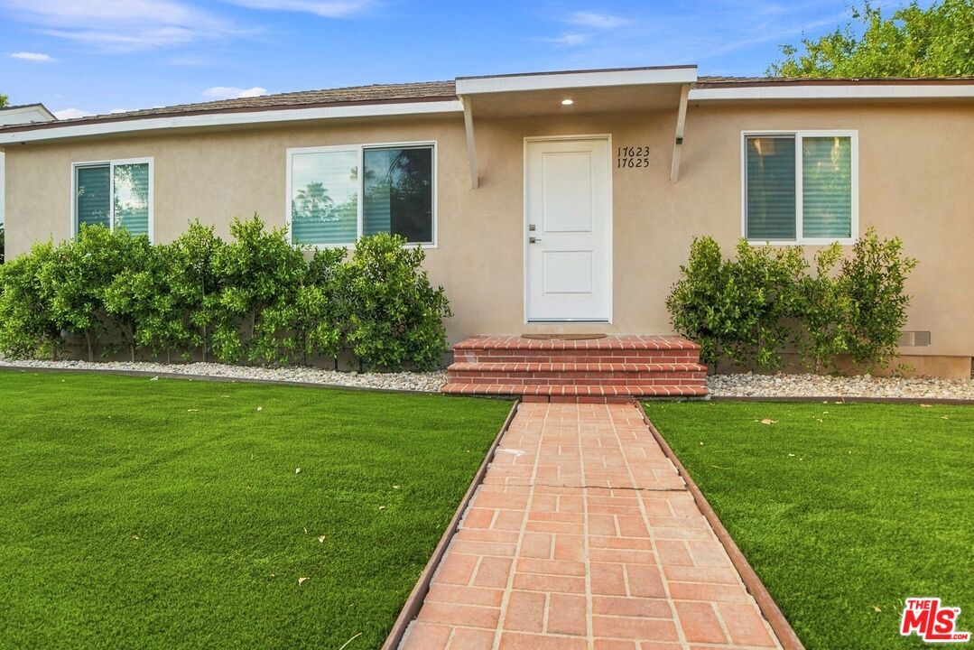 Property Photo: 17623 Burbank Blvd CA 91316