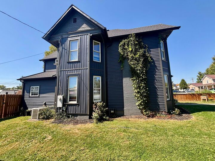 Property Photo:  1003 Lakeview Avenue  OH 43160 
