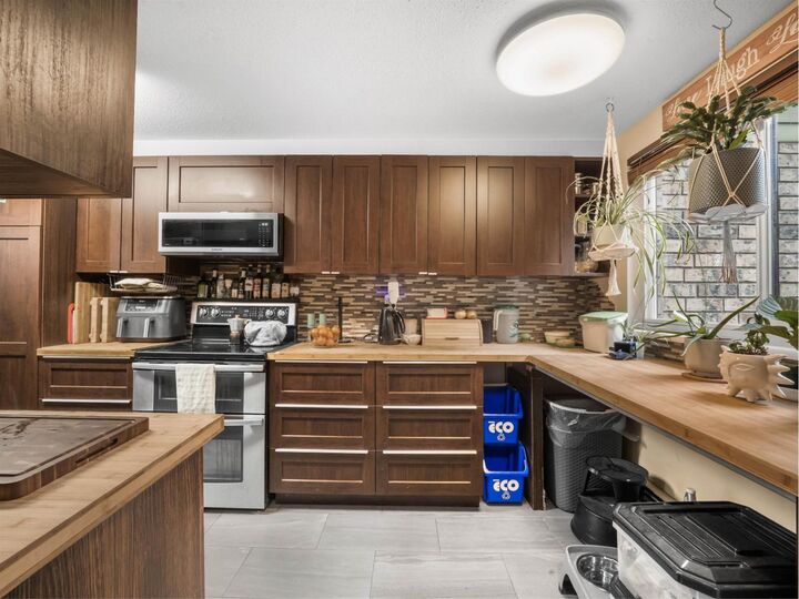 Property Photo:  7476 138 Street 132  BC V3W 6G4 