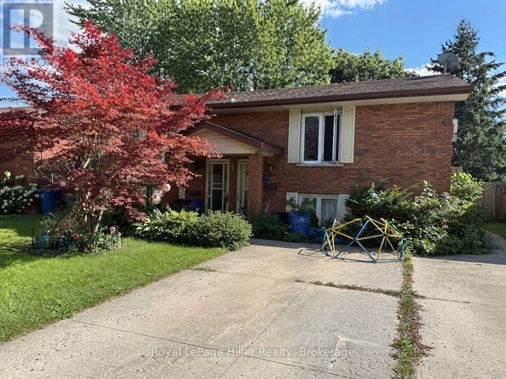 Property Photo:  321 Maple Avenue  ON N5A 7P6 
