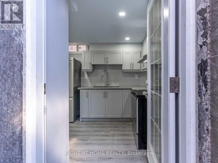 Property Photo:  99 Purcell Crescent B  ON L6A 3C7 