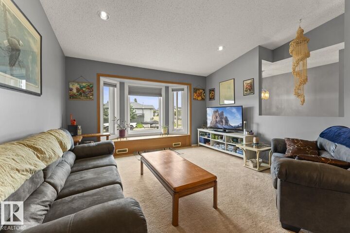 Property Photo:  2018 5 Av  AB T9M 1G1 