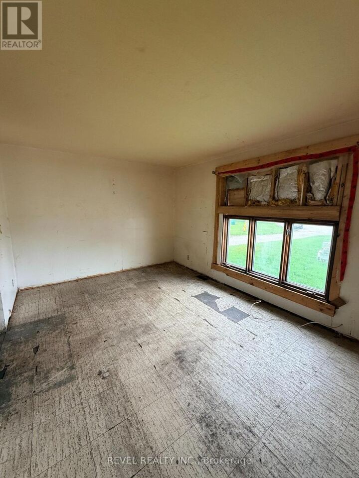 Property Photo:  387 Randall Drive  ON P4N 7R9 