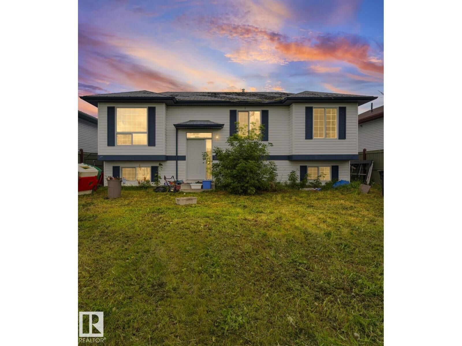 Property Photo:  34 Spruce Meadow Ln  AB T0A 0K0 