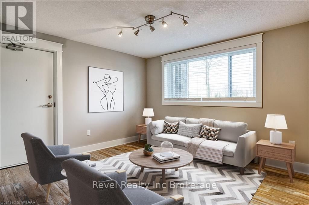 Property Photo: 226 Clarke Street North 4 ON N4S 7M7