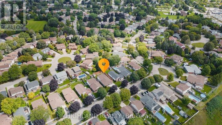 Property Photo:  182 Foxhunt Road  ON N2K 2S2 