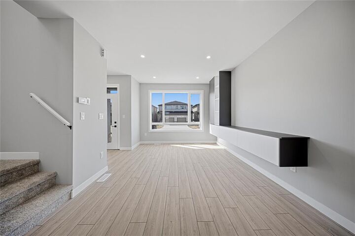 Property Photo: 84 Bear Creek Bay MB R3Y 2H9