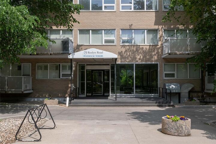 Property Photo:  71 Roslyn Road  MB R3L 0G2 