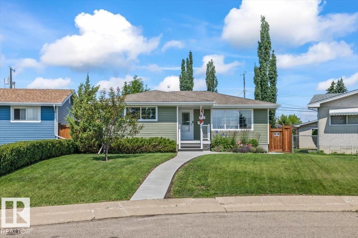 Property Photo:  7408 133 Avenue NW  AB T5C 2E4 