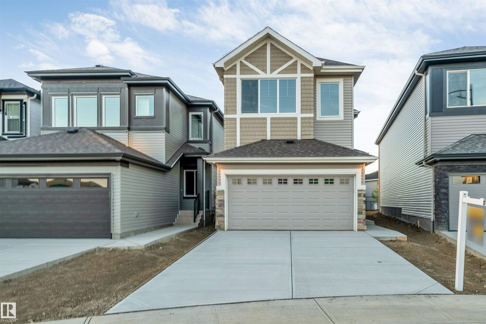 Property Photo:  908 17 Avenue NW  AB T6T 2X8 
