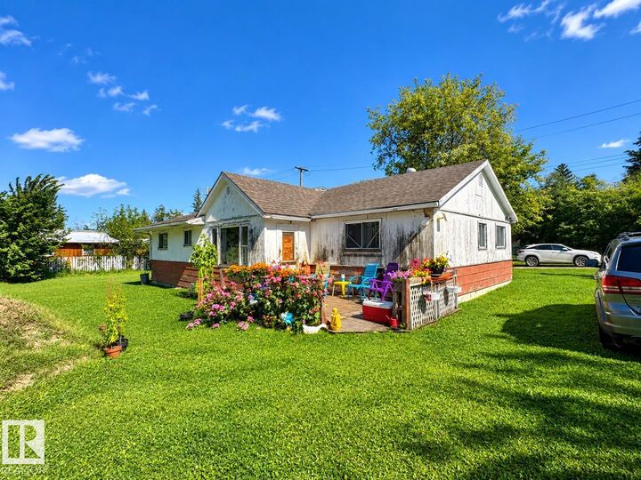 Property Photo:  5009 51 Street  AB T0A 1H0 