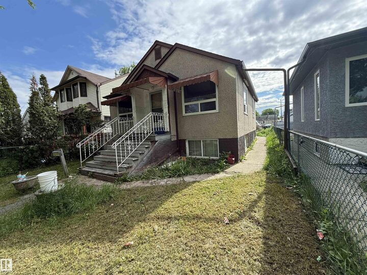 Property Photo:  11825 67 Street NW  AB T5B 1L9 