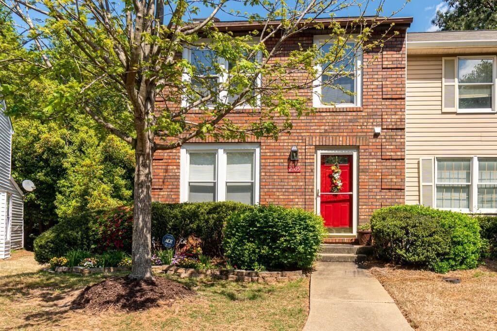 Property Photo:  2105 Fairways Court NW  GA 30144 