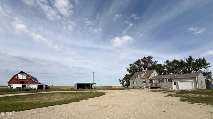Property Photo:  8348 112th Avenue SE  ND 58474 