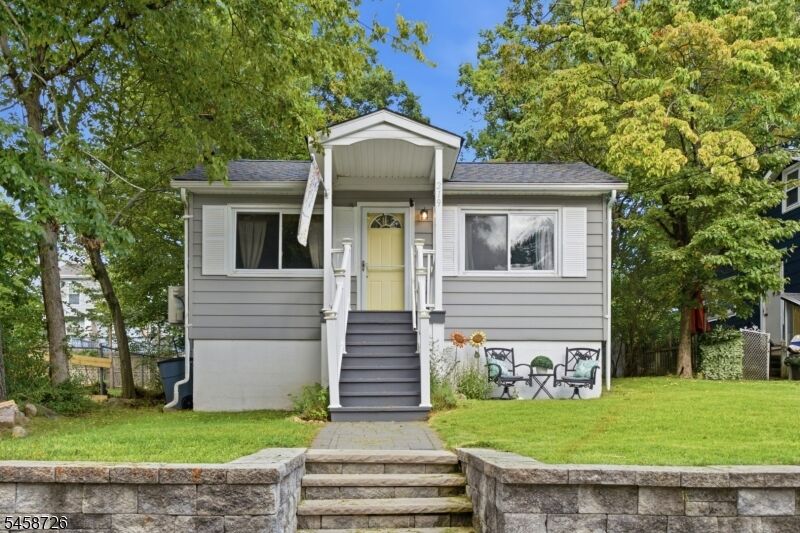 Property Photo:  219 Knox Way  NJ 07843 