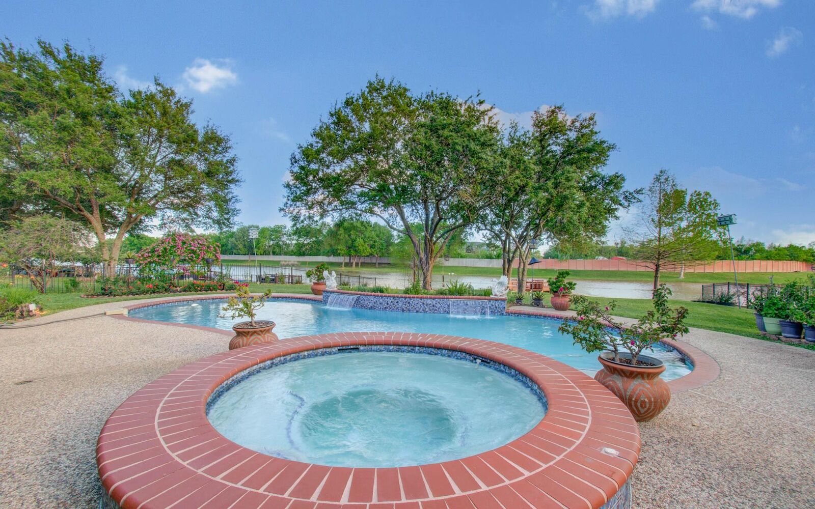 Property Photo:  314 Bridge Crest Boulevard  TX 77082 