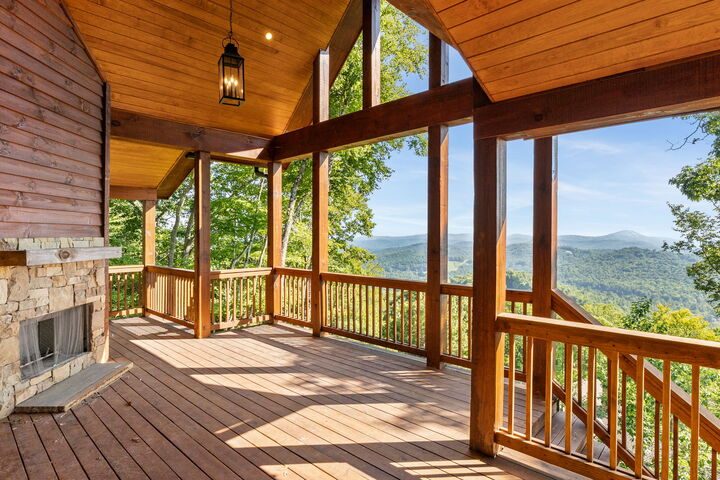 Property Photo: 523 Broadview Drive NC 28741