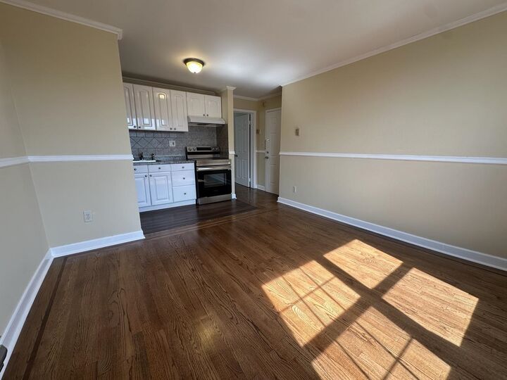 Property Photo:  320 49th St 3A  NJ 07087 