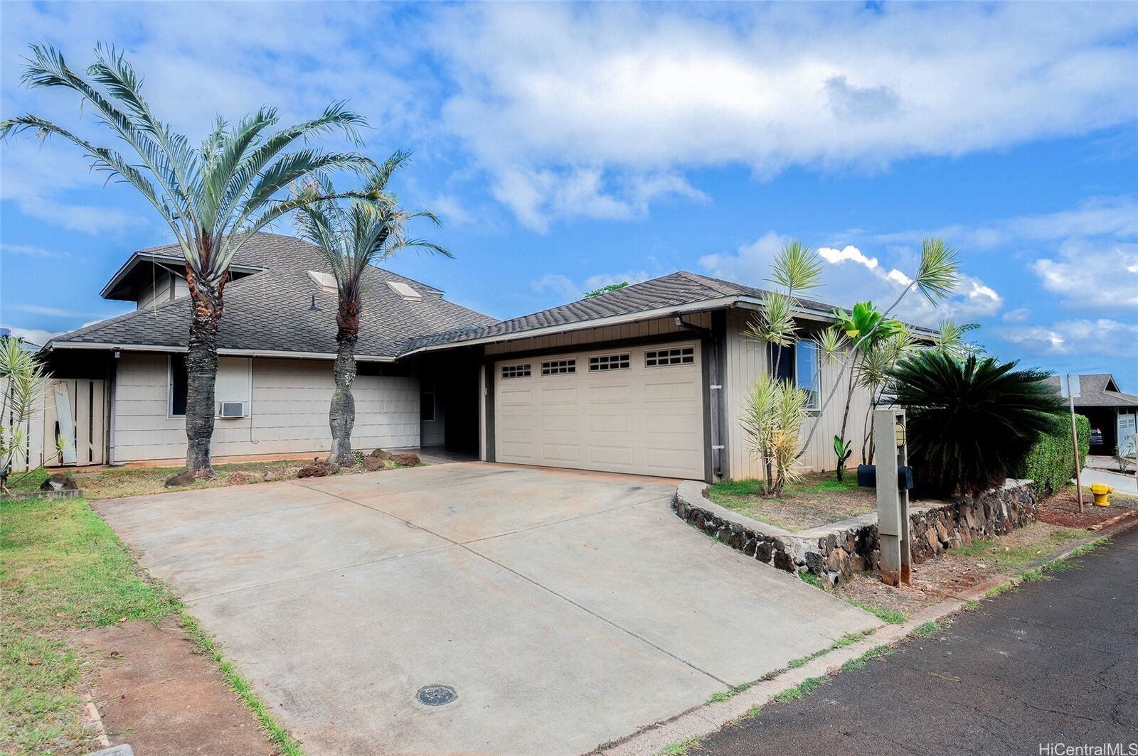 Property Photo:  94-412 Kealohi Place  HI 96789 