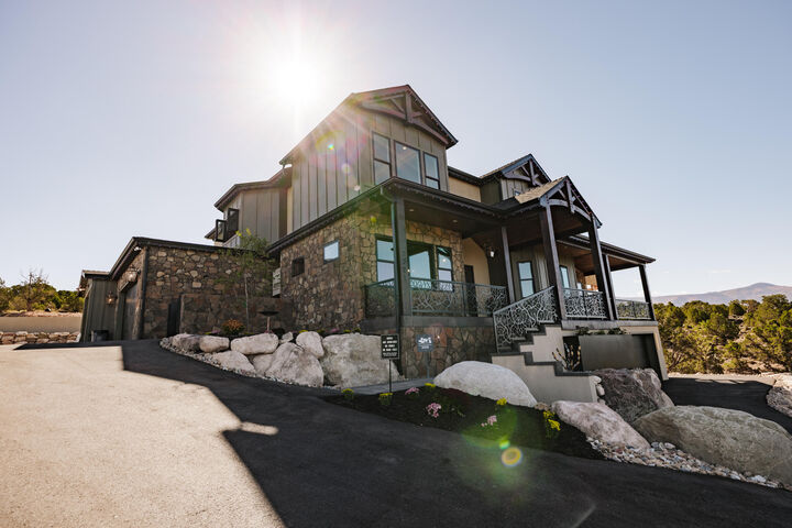 Property Photo: 1321 S Cedar Bluffs Dr UT 84720