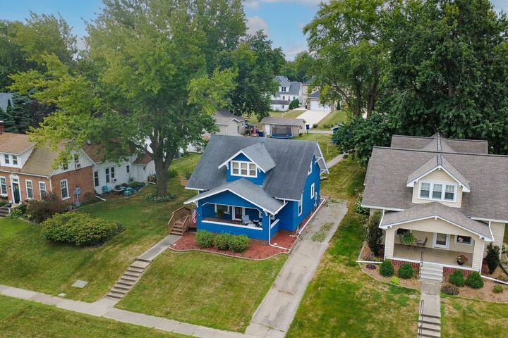 Property Photo:  405 Washington Street  IA 50219 