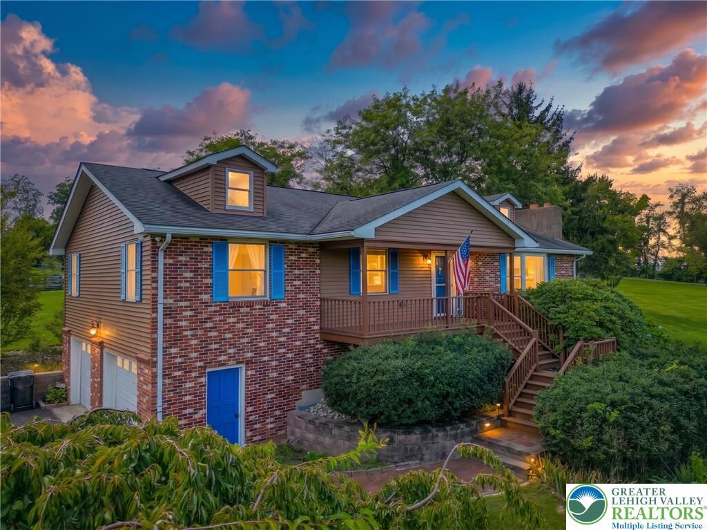 Property Photo:  395 Sunrise Boulevard  PA 18343 