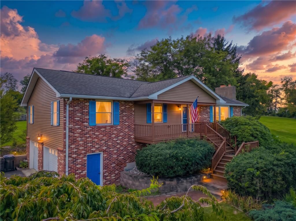 Property Photo:  395 Sunrise Boulevard  PA 18343 