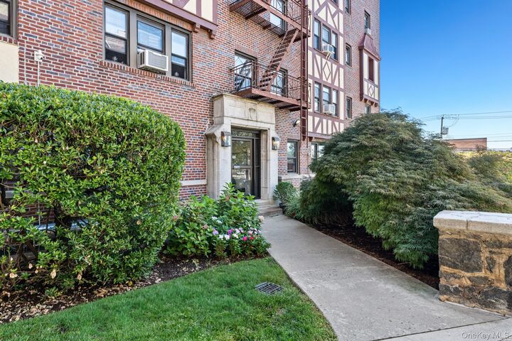 Property Photo:  604 Tompkins B4  NY 10543 
