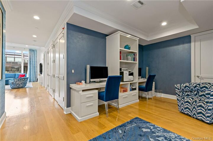 Property Photo:  45 Hudson View Way Way 400  NY 10591 
