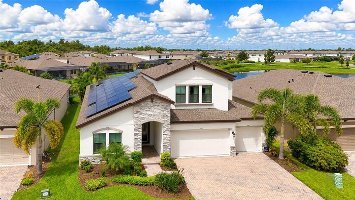 Property Photo:  9211 Isabella Circle  FL 34219 