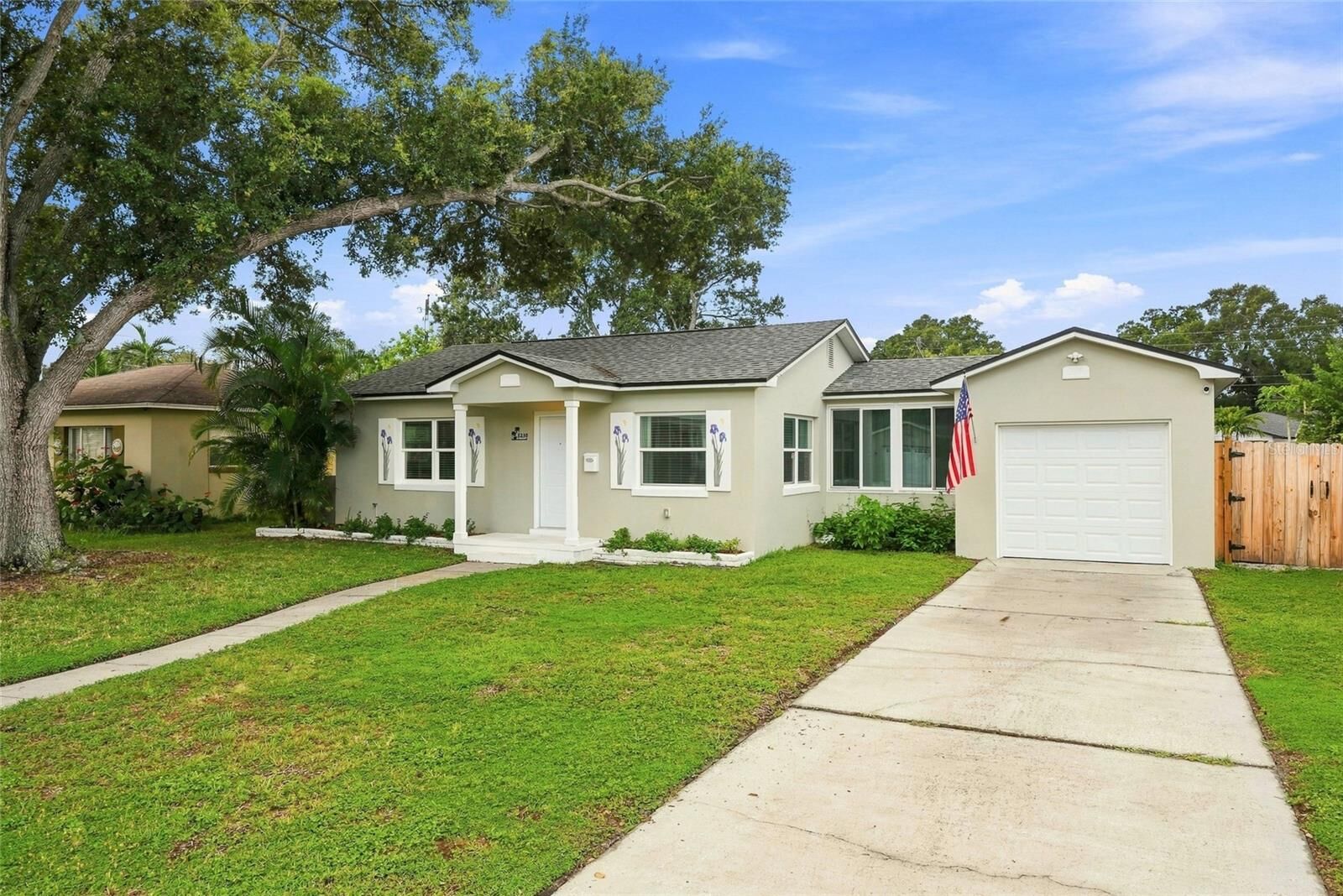 Property Photo:  3230 Melton Street N  FL 33704 