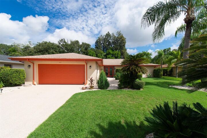 Property Photo: 207 Amesbury Circle FL 33573