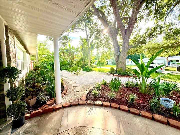 Property Photo:  1557 Robinson Drive N  FL 33710 