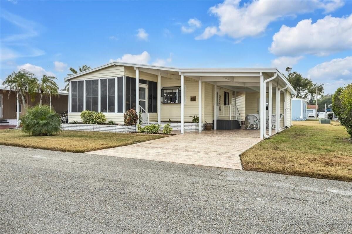 Property Photo:  808 53rd Avenue E 209  FL 34203 