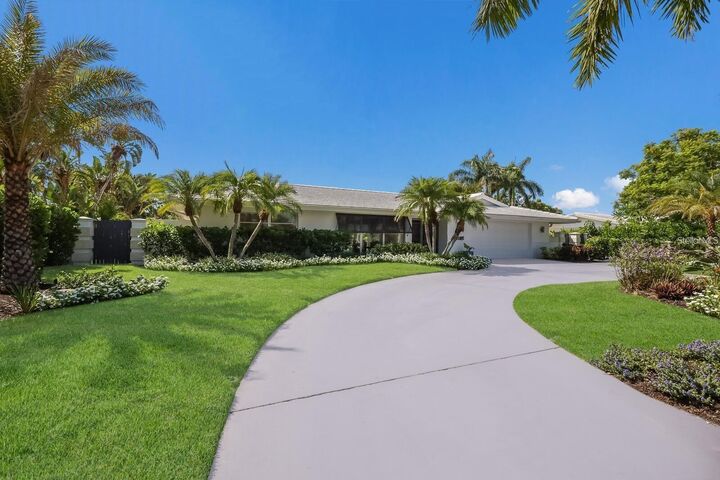 Property Photo:  567 Bird Key Drive  FL 34236 