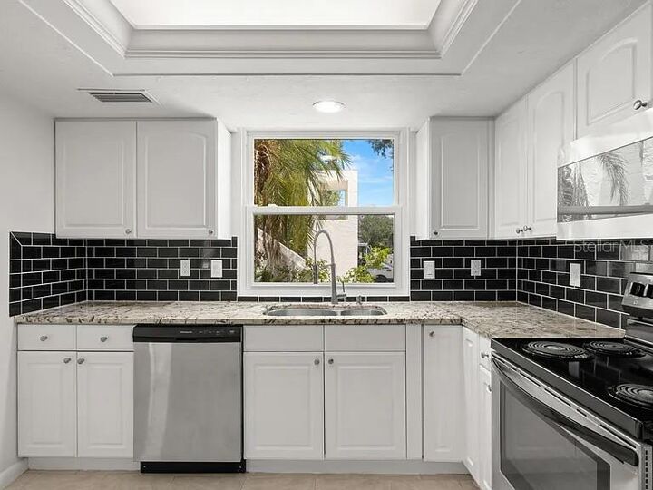 Property Photo: 5084 Marsh Field Road 77 FL 34235