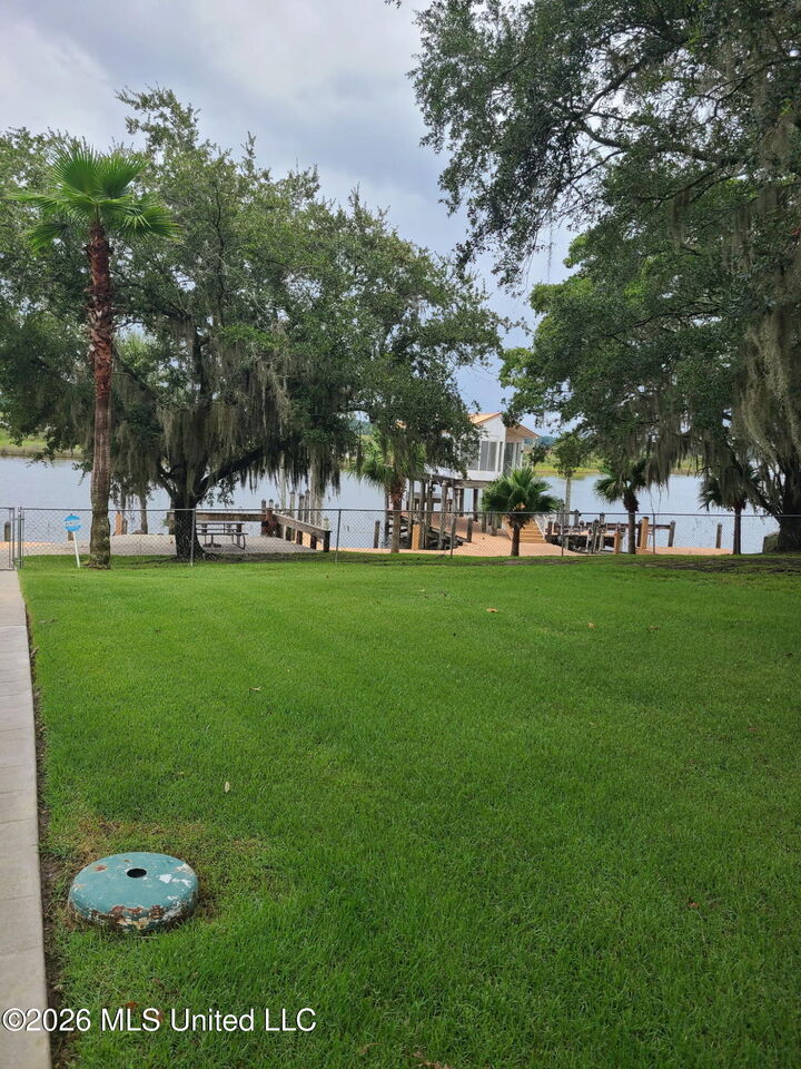 Property Photo: 2330 N Country Club Lane MS 39532